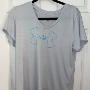 Women’s under armour v neck size large